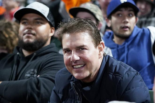 Tom Cruise, irreconocible en un partido de baseball en San Francisco