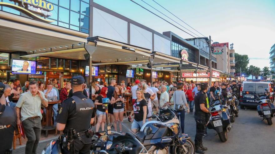 60 Polizisten bei Razzia im Bierkönig auf Mallorca