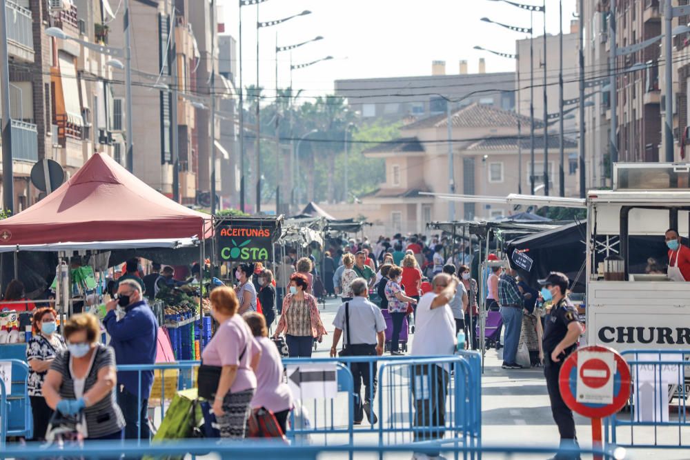 Control de temperatura en el mercadillo de Callosa de Segura por parte de la Policía Local