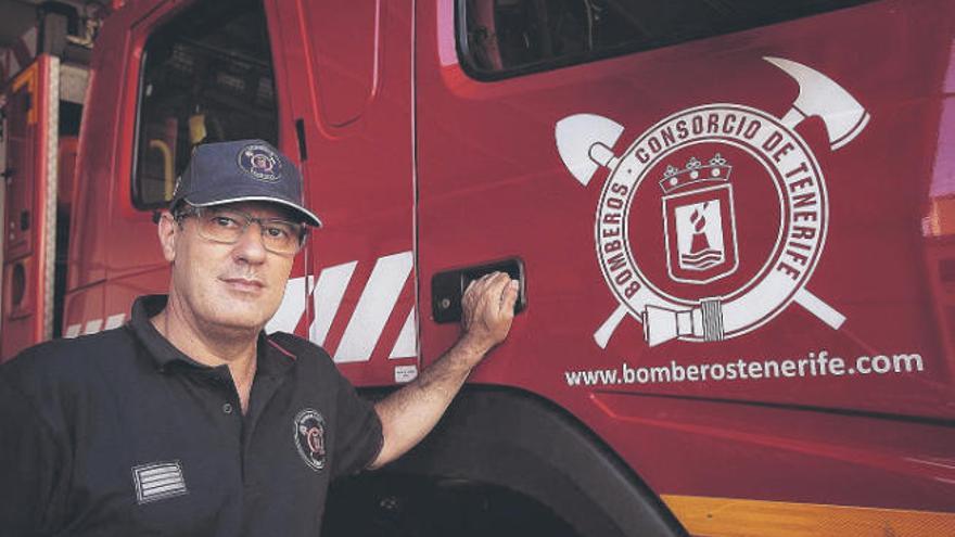 El nuevo oficial jefe de bomberos, Florencio López.