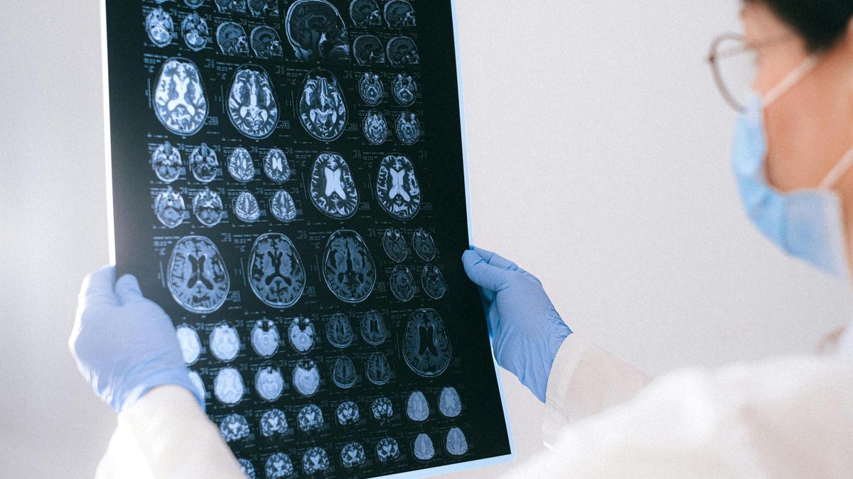 Una Asociación de Alzheimer te dice qué no debes decir a quienes padecen esta condición: "Recuerdas cuando..."