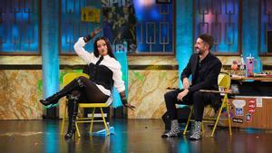 Chanel y David Broncano en La Revuelta.