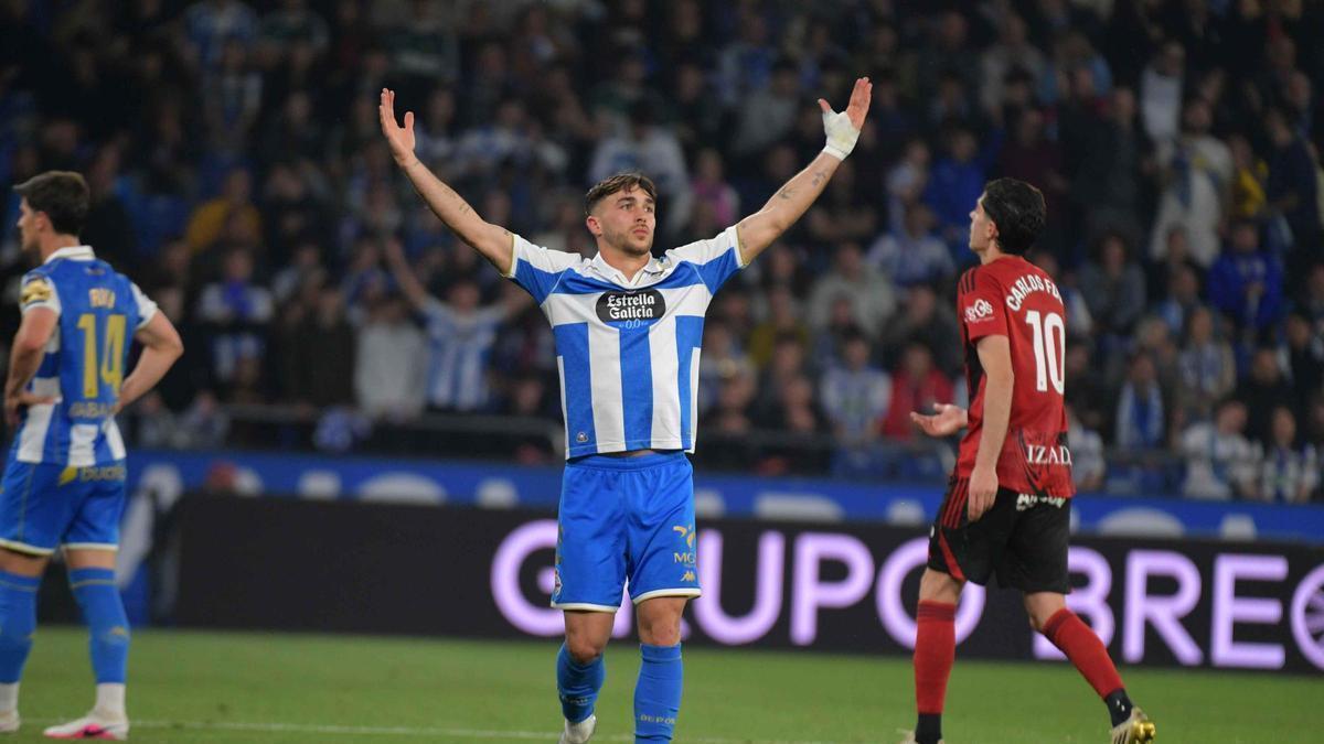 Los apercibidos del Deportivo resisten sin caer en la sanción