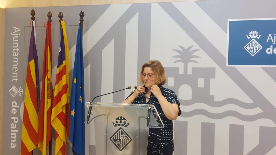 La portavoz del Ayuntamiento de Palma y regidora de Hacienda, Función Pública y Gobierno Interior, Mercedes Celeste, en rueda de prensa.
