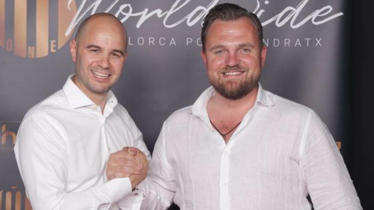 M-One-Betreiber Dominik Mosbacher und sein erster Geschäftsführer Moritz Beckers-Schwarz.