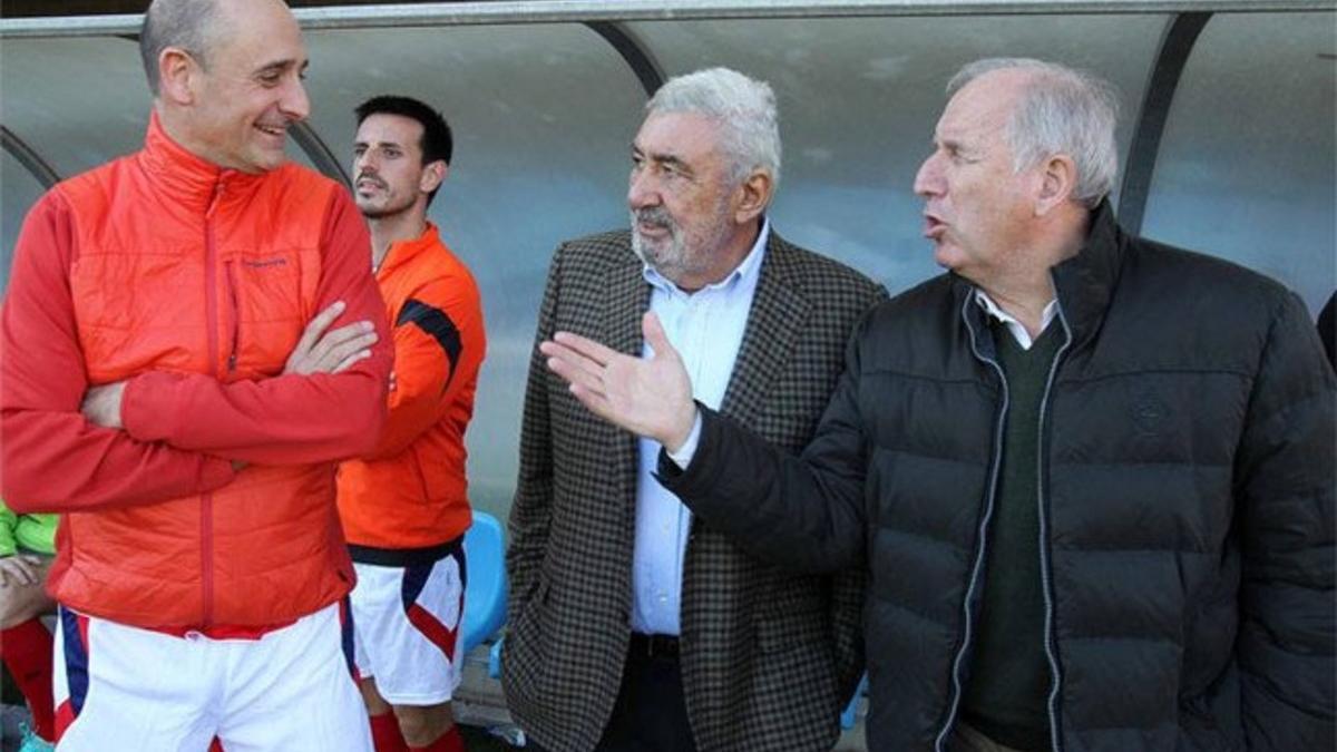 Jaume Llauradó, en el centro, junto a Jordi Moix y Carles Rexach