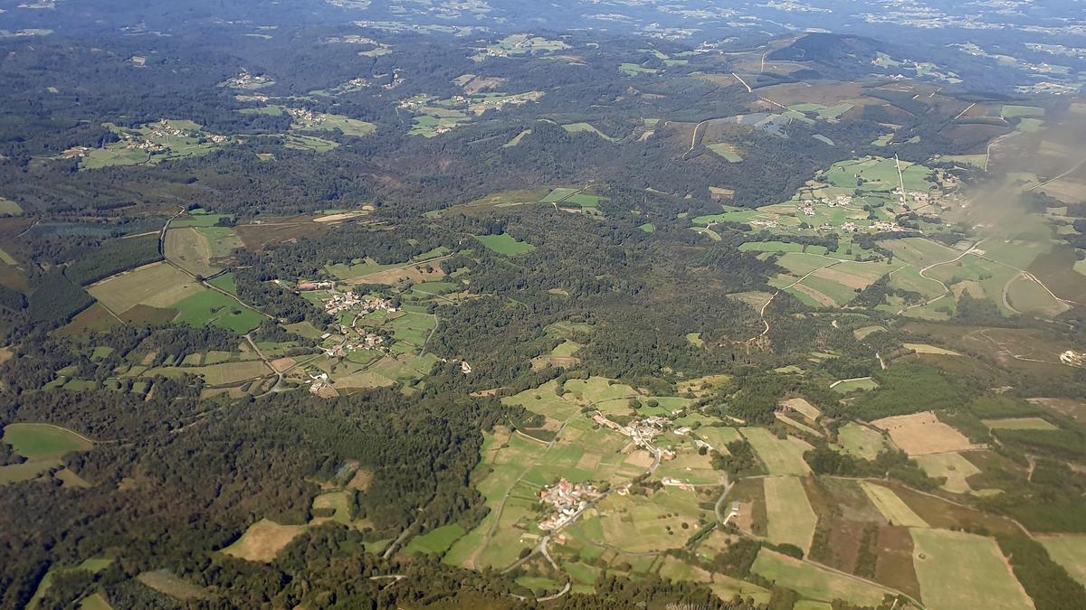 Vista aérea de un paisaje típico gallego.