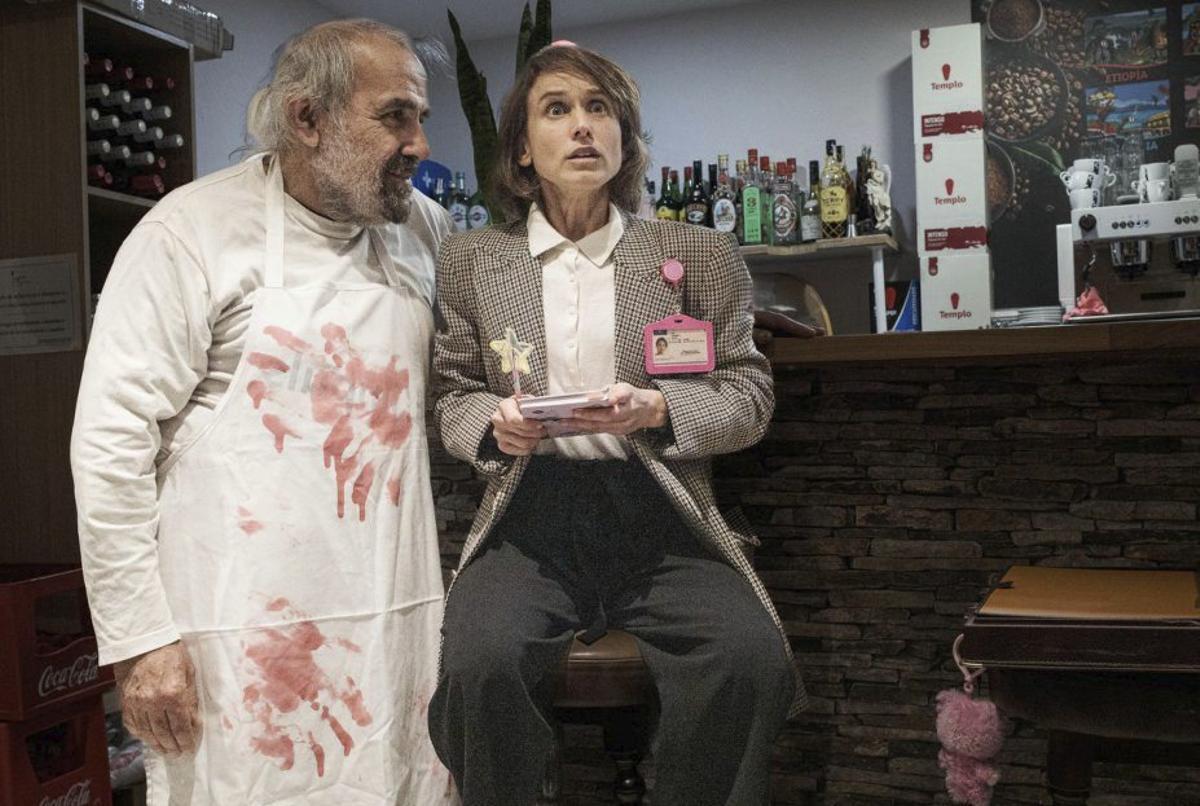 Enric García y Marina Font en ‘El silenci dels residents’.