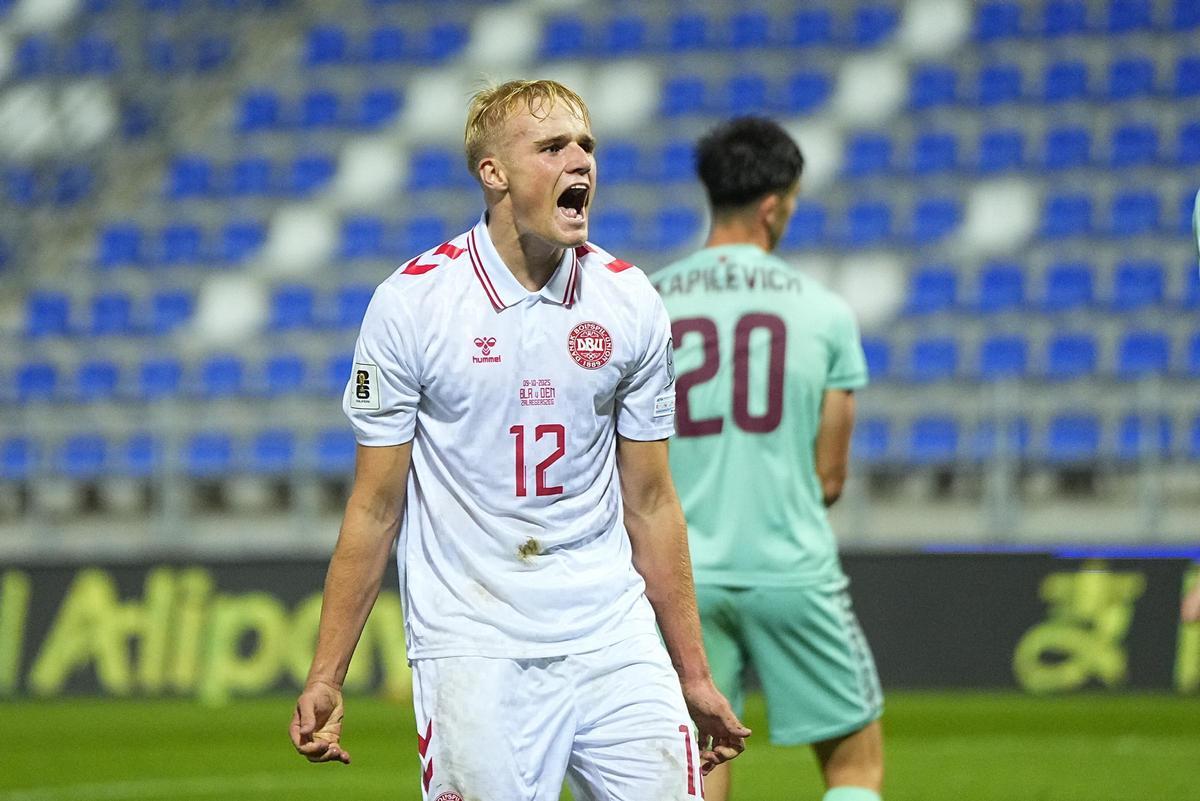 Froholdt celebra su primer gol con Dinamarca