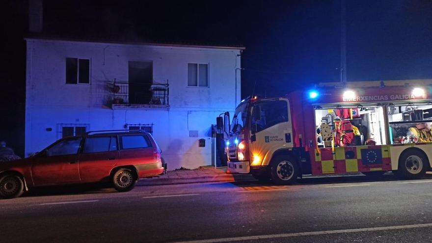 Arde de madrugada una casa en Filgueira