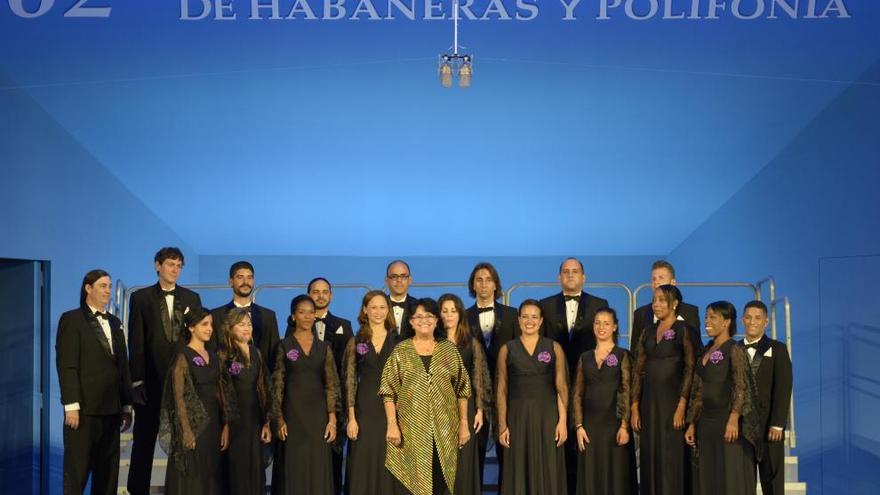 El Coro cubano «Entrevoces» arrasa en el Certamen Internacional de Habaneras