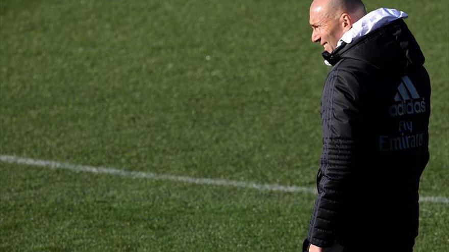 Zidane: «Es muy bonito hablar mal del Madrid; vende más»