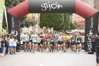 La carrera popular solidaria en El Llano, en Gijón, en imágenes