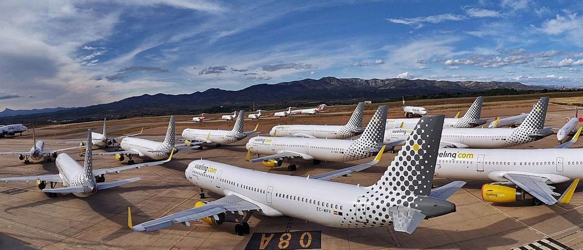 AEROPUERTO DE CASTELLÓN . AVIONES COMERCIALES . COMPAÑIA AÉREA VUELING
