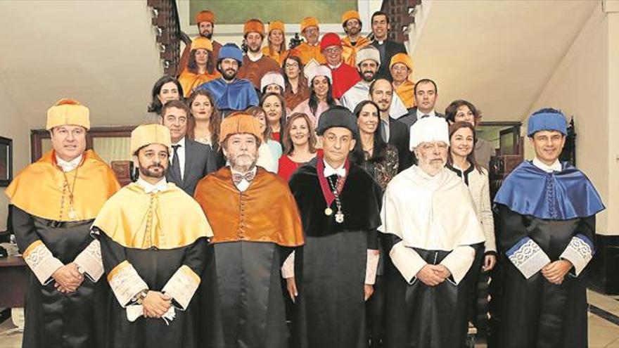 Loyola reconoce el trabajo de 26 miembros de su comunidad