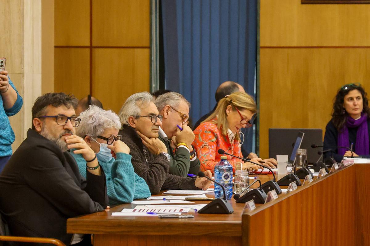 Juan Fajardo, en primera instancia, durante un pleno.