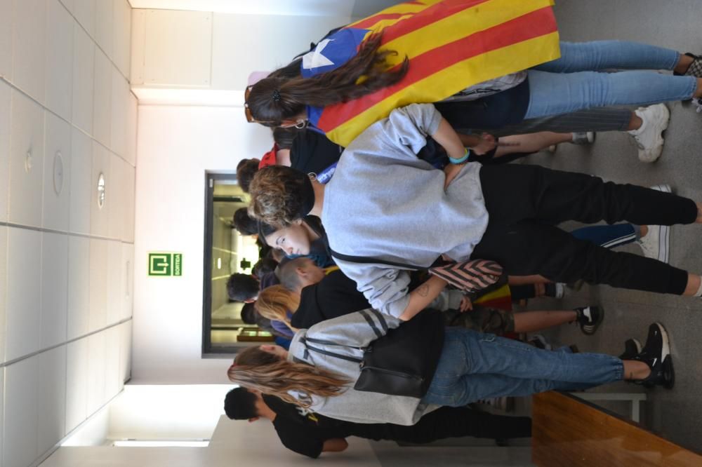 Els estudiants buiden les aules i tornen a tallar el trànsit a Manresa