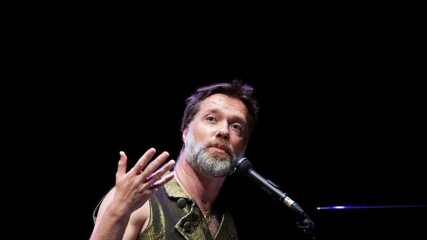 Rufus Wainwright entusiasma al públic de Peralada