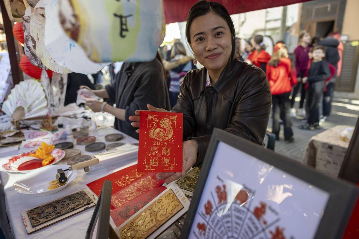 Bei Neujahrsfest gibt es auch traditionelles chinesisches Kunsthandwerk gibt es zu erkunden.