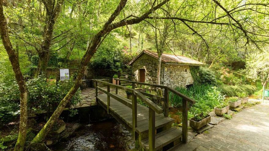Zona del molino restaurado en el pueblo de O Couso