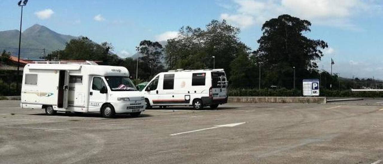 Llanes revisará la ordenanza y ampliará el espacio para autocaravanas