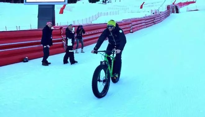 Alberto Contador cambia el sol de Canarias por la nieve y el esquí en los Alpes