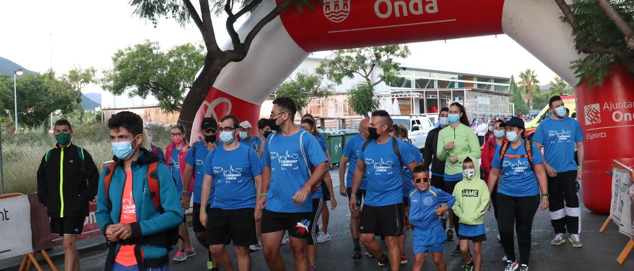 Niños y adultos se sumaron a esta actividad que ha completado una ruta de 15 kilómetros.