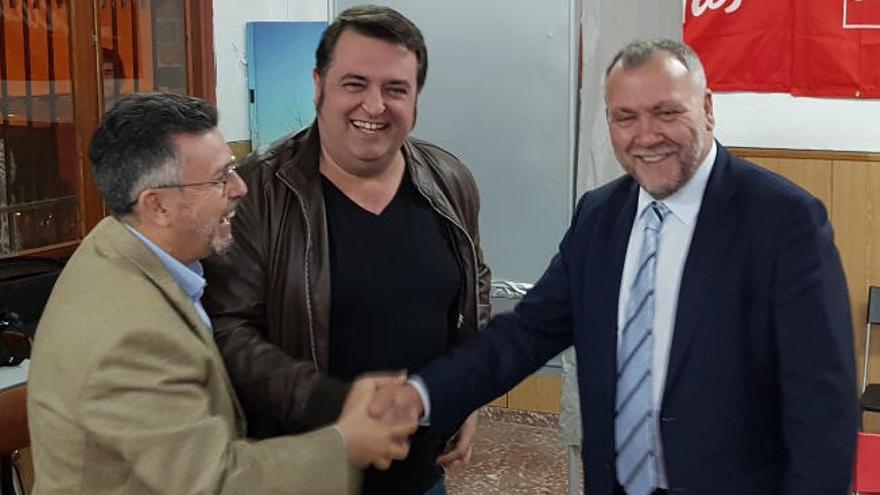 Manuel Pineda, Javier Manzanares y Andrés Navarro el día de las primarias del PSOE de Torrevieja