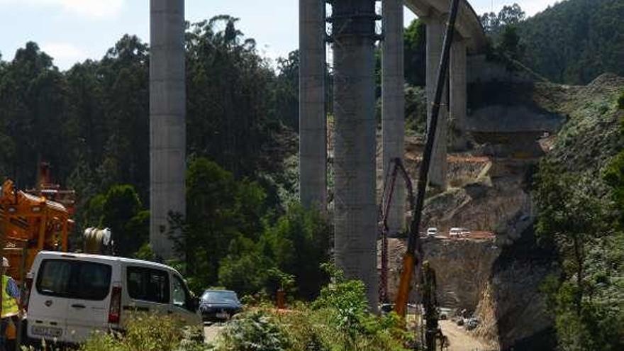 Trabajos en el viaducto da Fraga. // Gonzalo Núñez