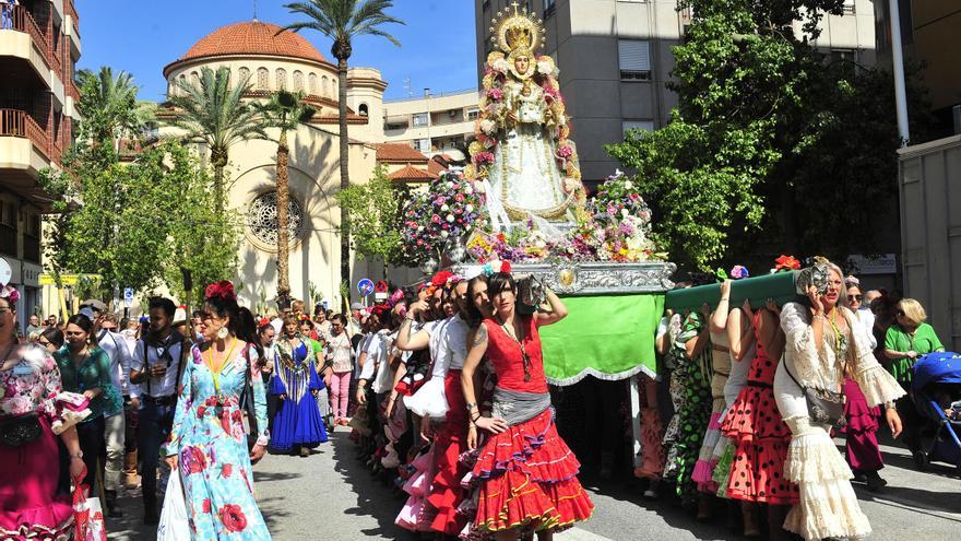 La Virgen del Rocío vestirá de pastora en la Romería de este año en Elche