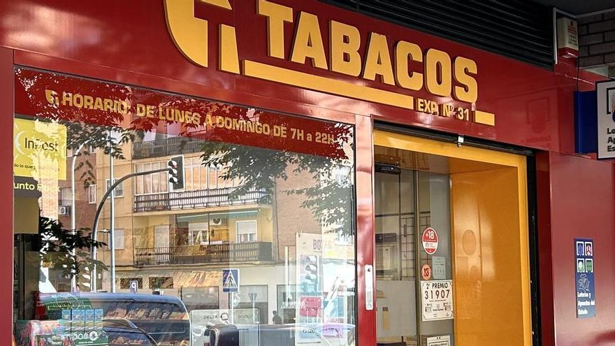 Así ha sido el atraco a mano armada en un estanco de Badajoz: "Fue directa a la trabajadora y le puso la pistola en el abdomen"