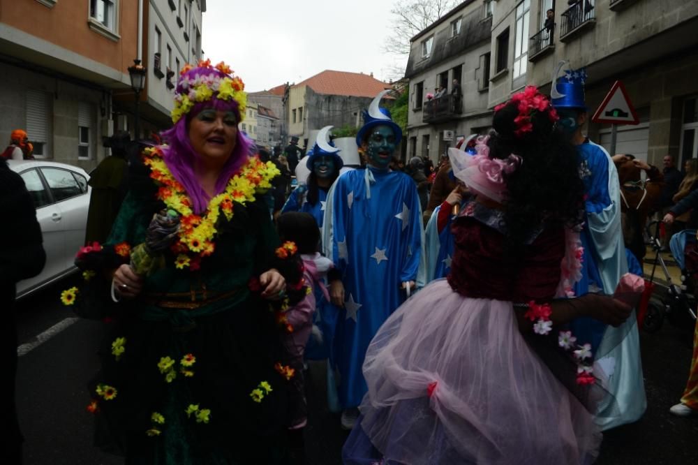 Moaña dice adiós al Entroido con el Enterro da Sardiña