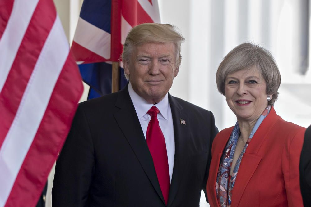 Theresa May, primera mandataria que recibe Donald Trump