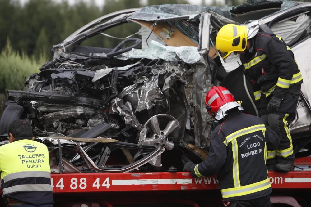 Dos fallecidos en un accidente en Aranga