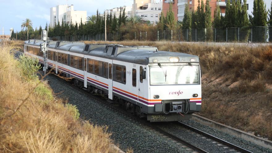 El PP volverá a sacar los colores al Gobierno en el pleno con el &quot;obsoleto&quot; tren de cercanías de Elche