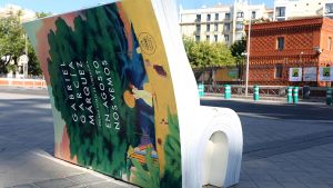 Uno de los bancos de la edición anterior de Siéntate a leer.