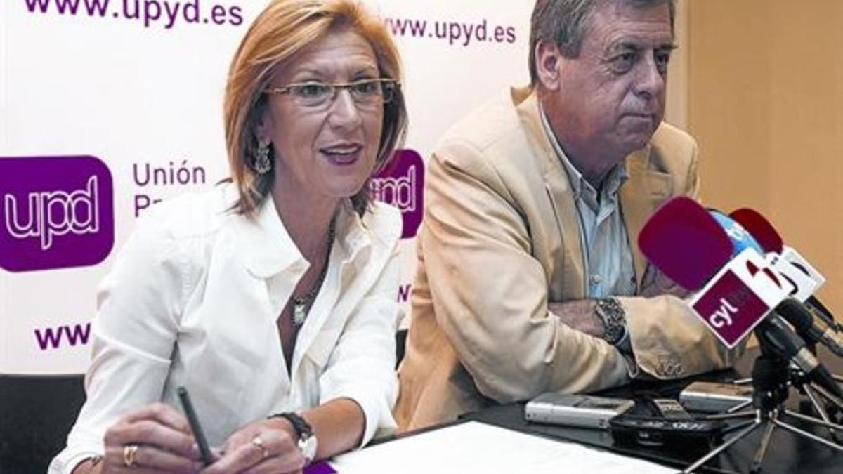 Imagen de archivo de la líder de UPD, Rosa Díez, junto con Francisco Sosa Wagner.