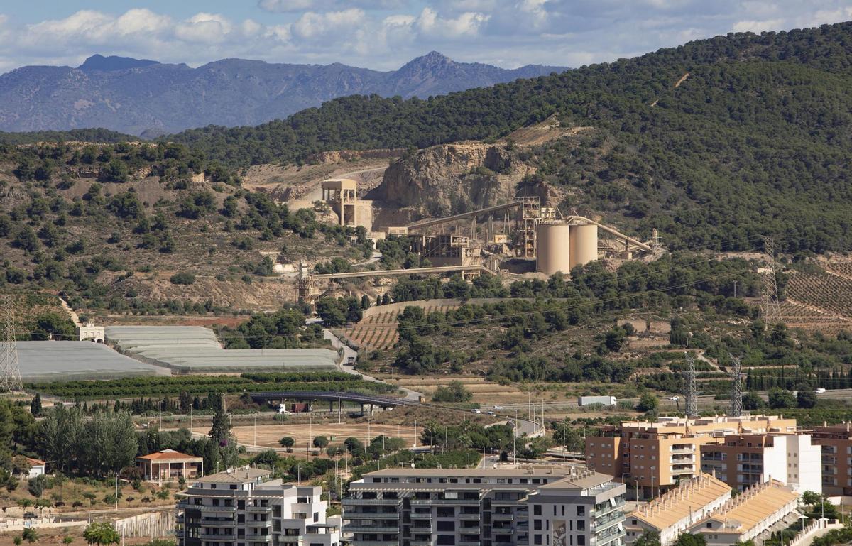 La cantera del Salt del Llop en la montaña de Romeu de Sagunt.