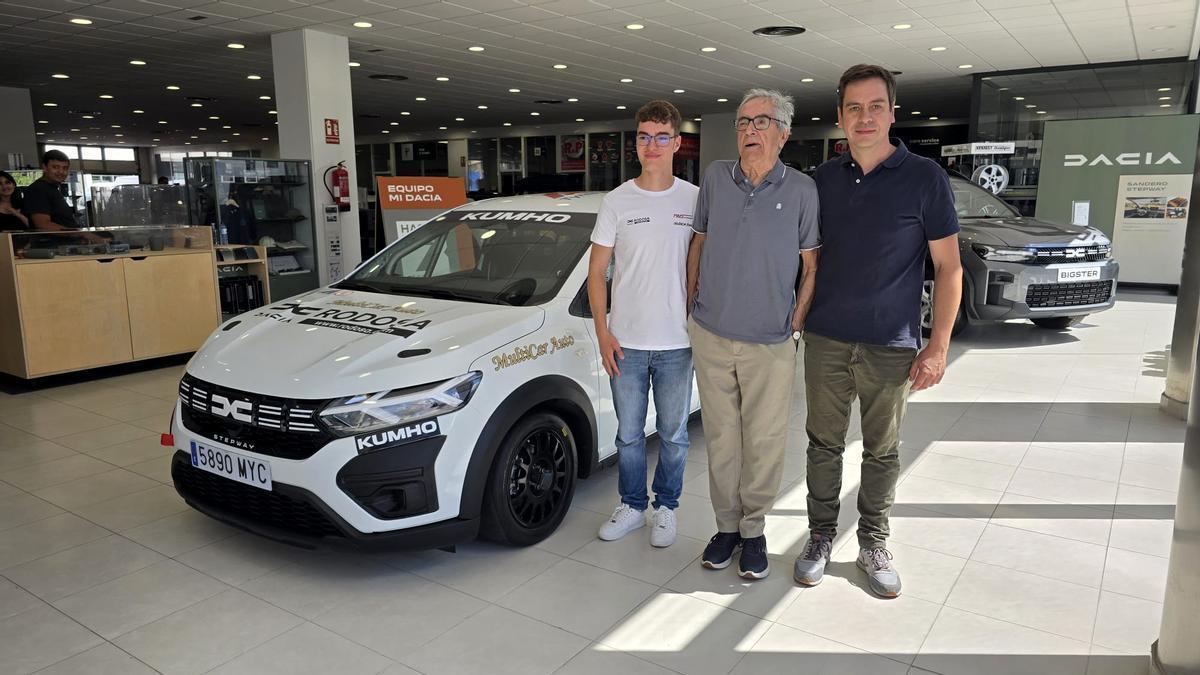 Fabián Pais, con su abuelo y su padre.
