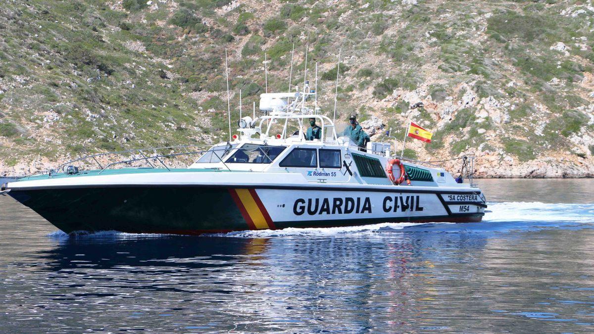 La Guardia Civil de Ibiza asume la investigación de los migrantes atados de pies y manos aparecidos en aguas de Baleares