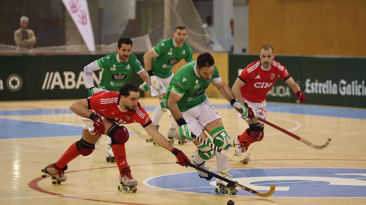 Liceo y Benfica empatan (4-4) en el Palacio de los Deportes de Riazor
