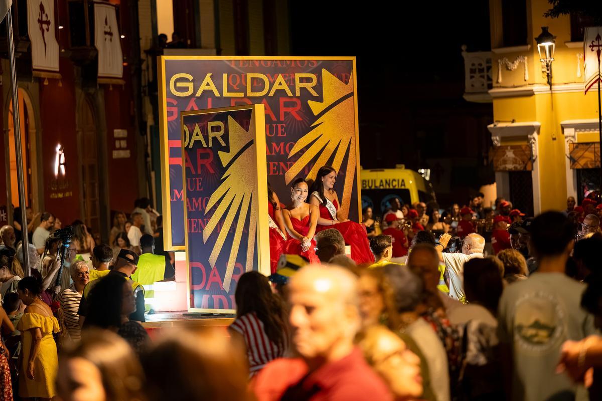Carrozas de la cabalgata de Gáldar por las Fiestas Mayores de Santiago 2026
