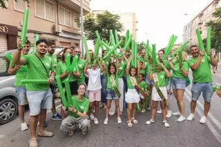 La "marea verde" de la UFECE disfruta del pregón de las Fiestas de Elche