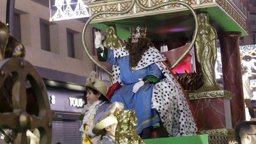 Salen a la venta las sillas para la Cabalgata de Reyes de Murcia a un precio más bajo