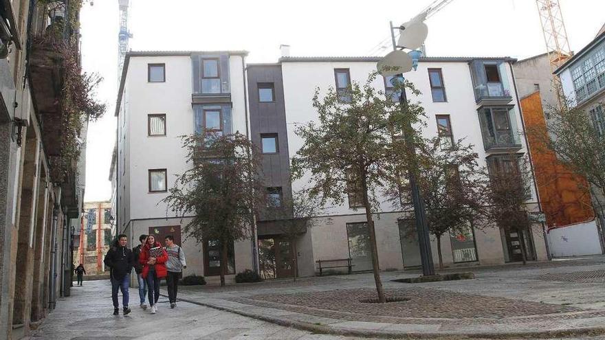 Plaza de San Marcial, con sus edificios restaurados en la primero cuatro lustros del PERI. // Iñaki Osorio