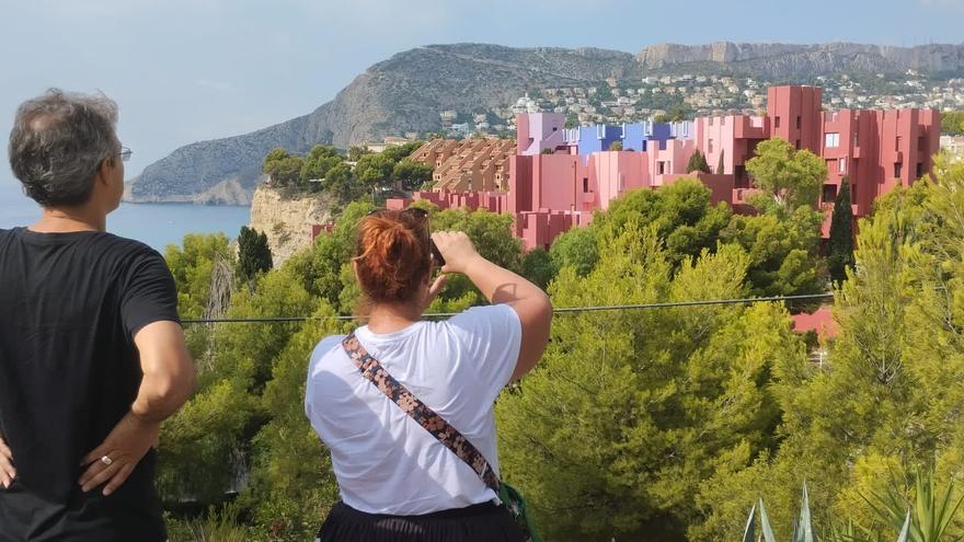 La Costa Blanca muestra a periodistas búlgaros el potencial de la provincia de Alicante en turismo de salud y cultura