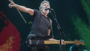 Roger Waters, en plena forma en su montaje ’Us + Them’.