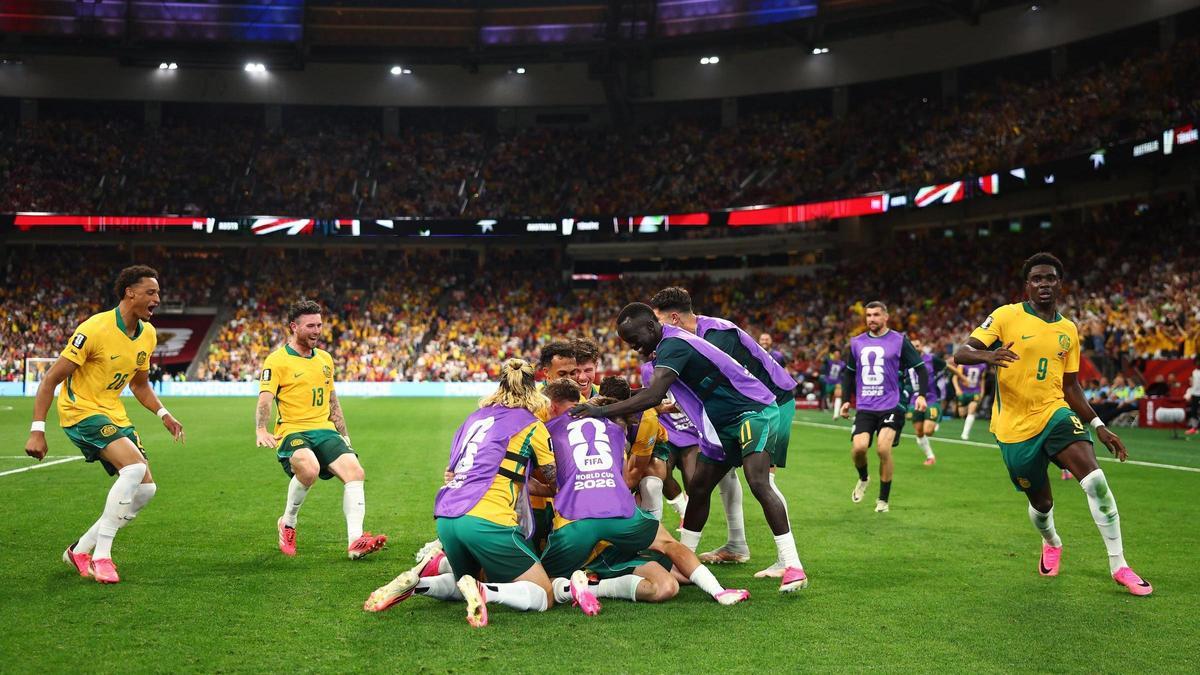 Australia celebra el gol de Metcalfe