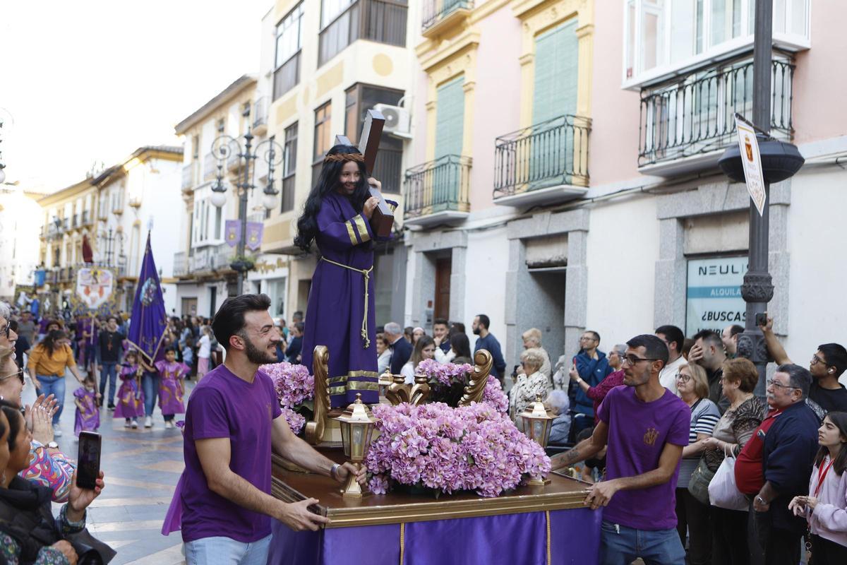 Momento de la Procesión de Papel del año 2025.
