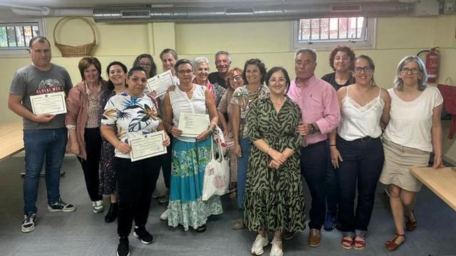 Entrega de diplomas en Poio del curso de cosmética natural | FDV